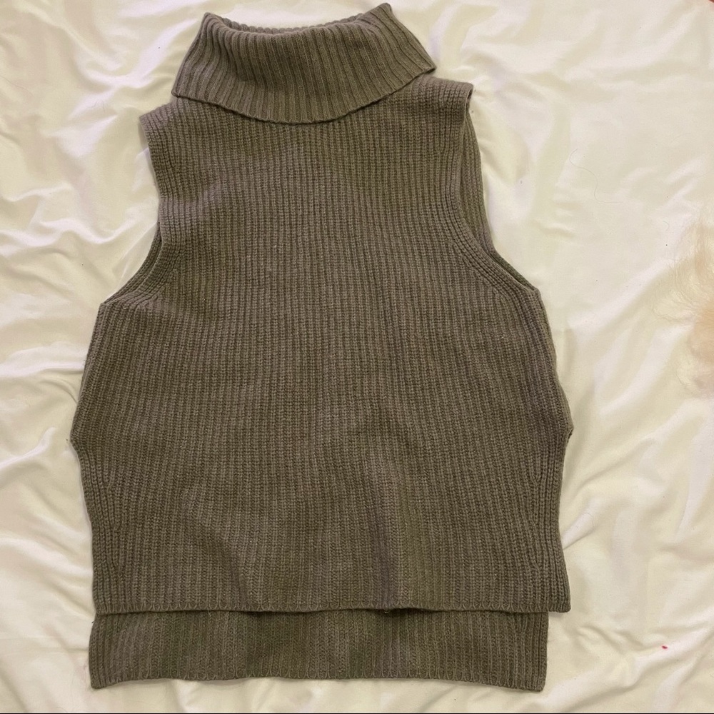 Uniqlo Sweater Vest